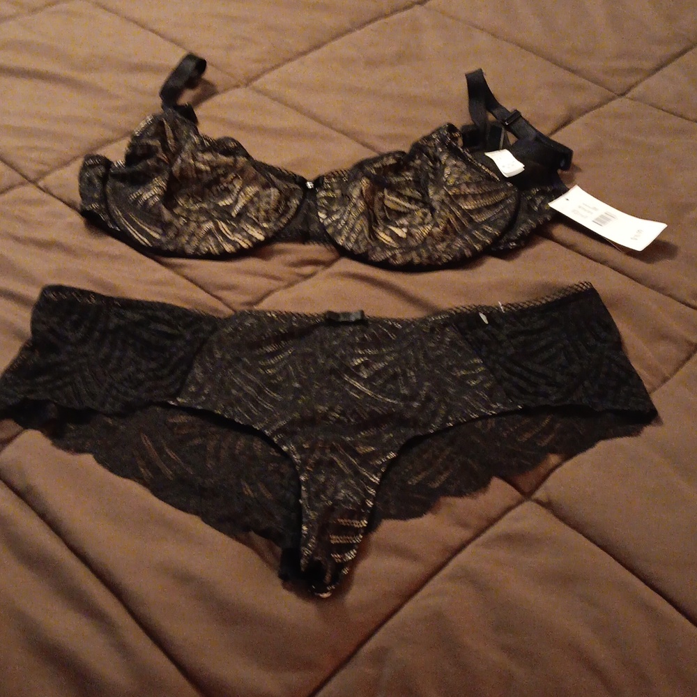 Bra and panty set b